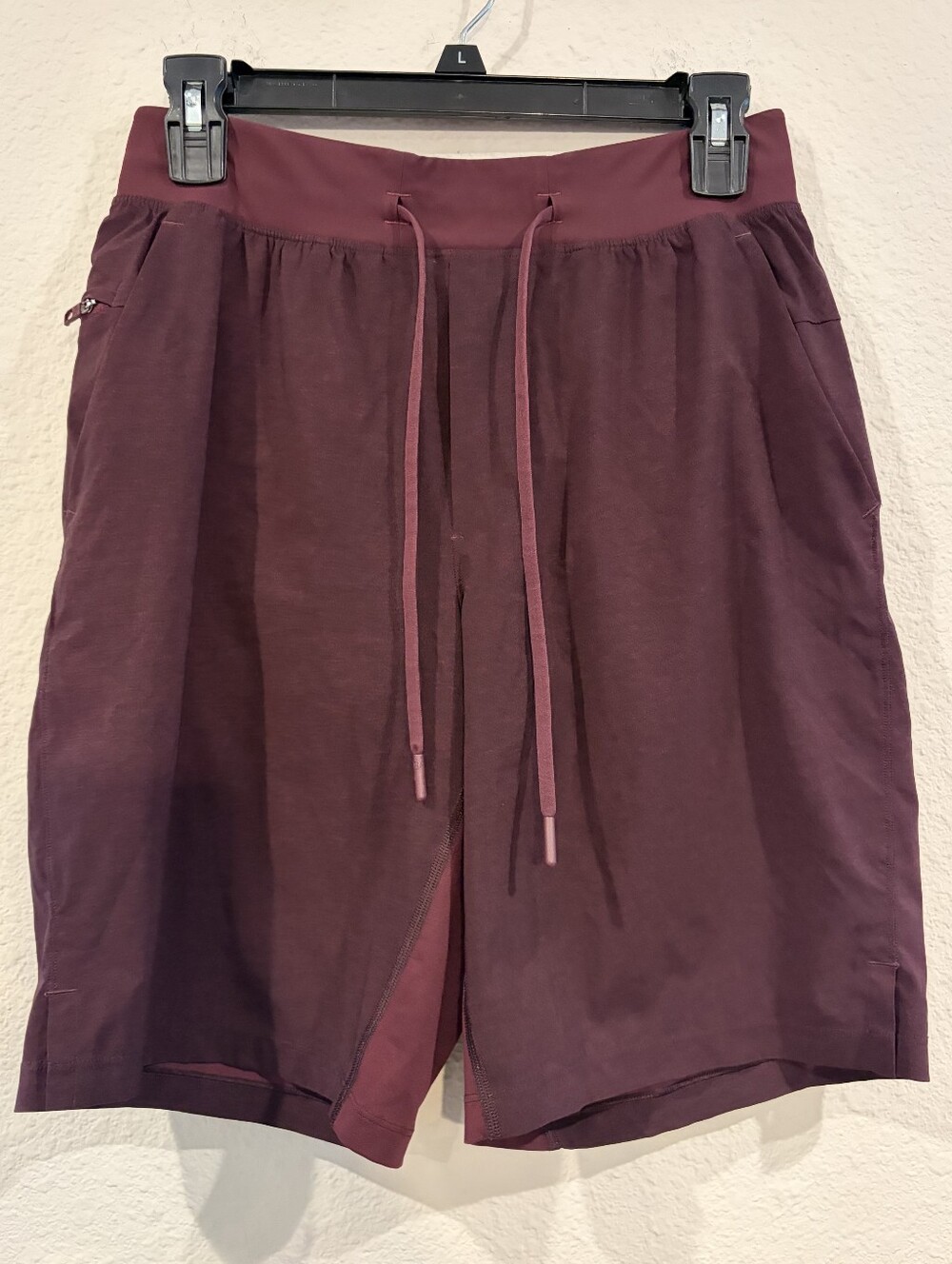 Lululemon Mens Classic Casual Burgundy Maroon Athletic Workout Shorts Size Small